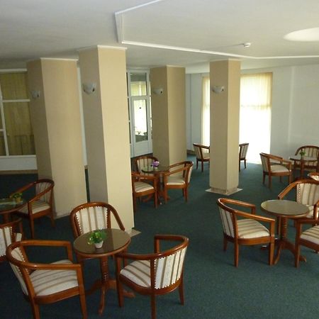 Hotel Orfeu Mamaia Buitenkant foto