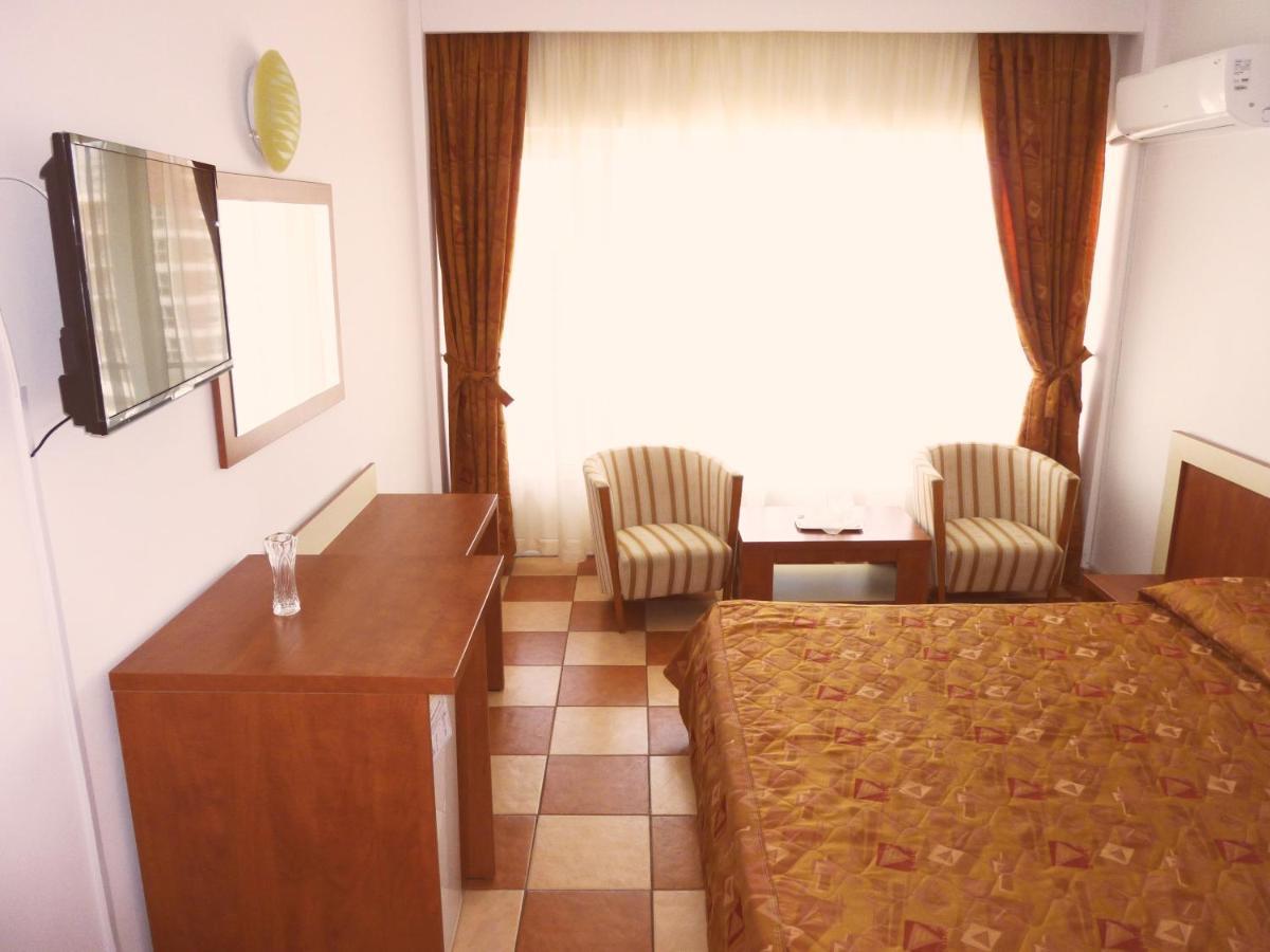 Hotel Orfeu Mamaia Buitenkant foto