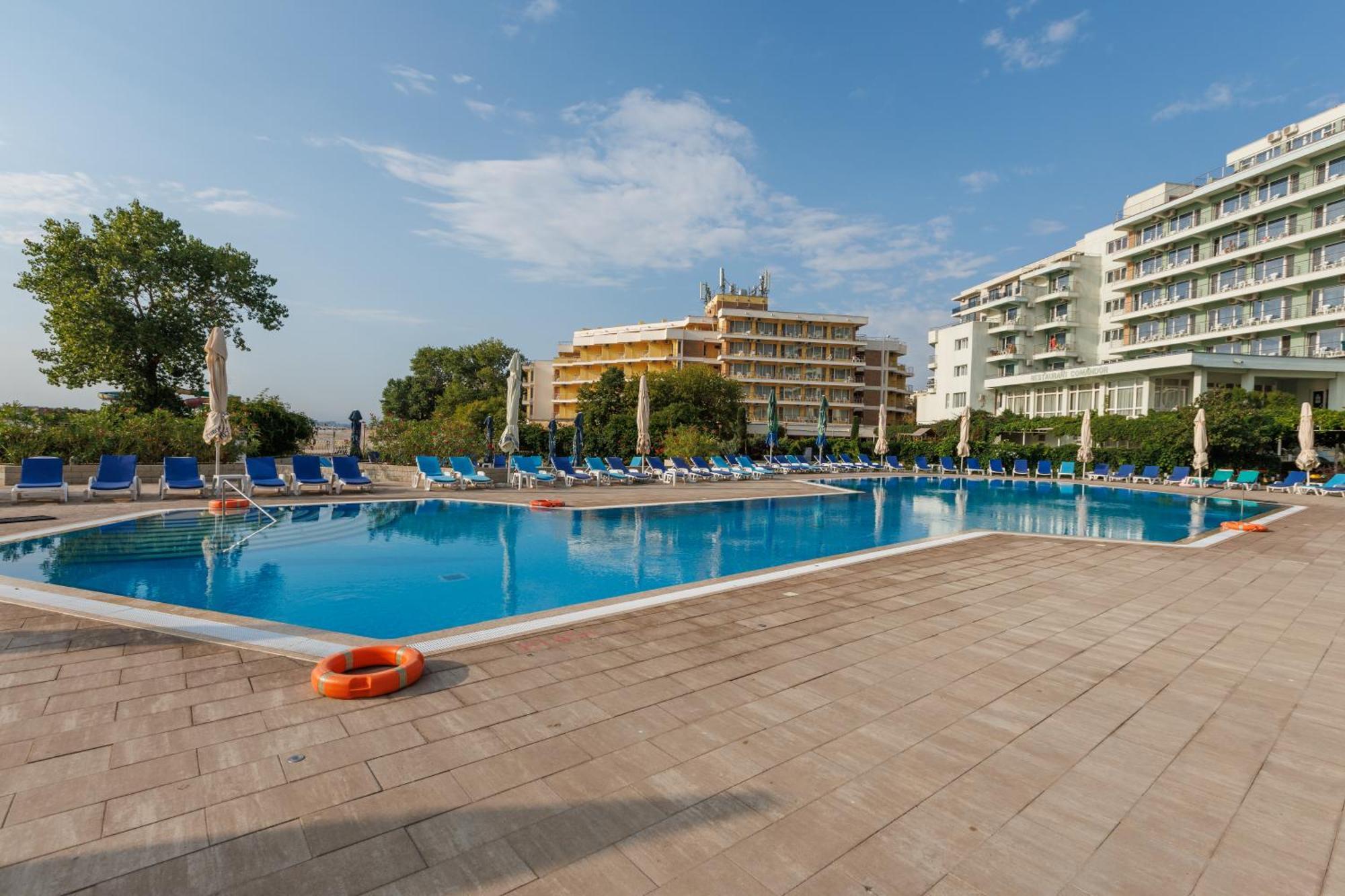 Hotel Orfeu Mamaia Buitenkant foto
