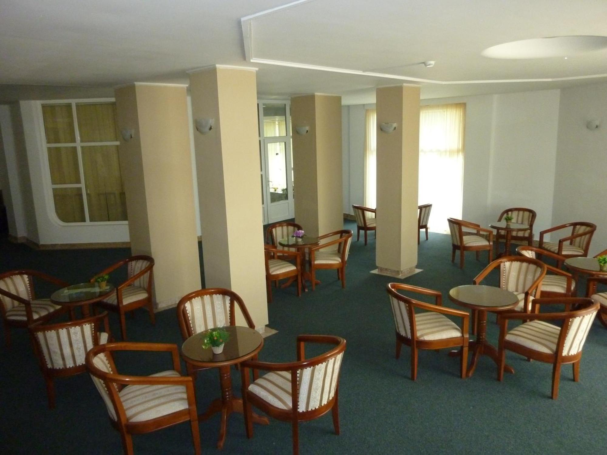 Hotel Orfeu Mamaia Buitenkant foto