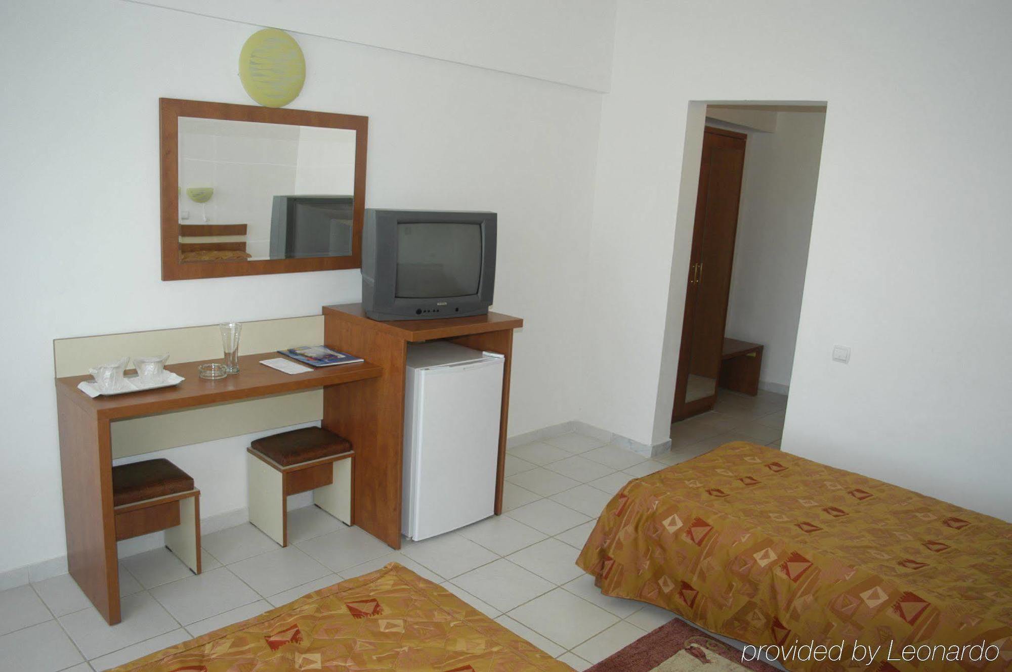 Hotel Orfeu Mamaia Buitenkant foto